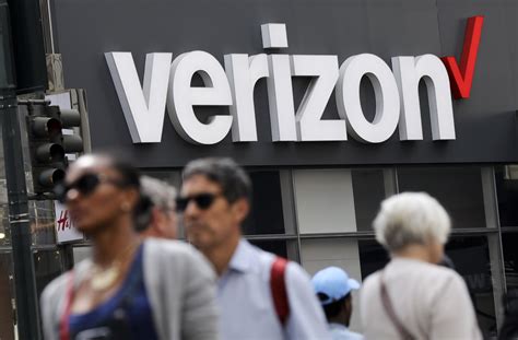 Verizon wins FAA technology deal worth up to $2.4 billion